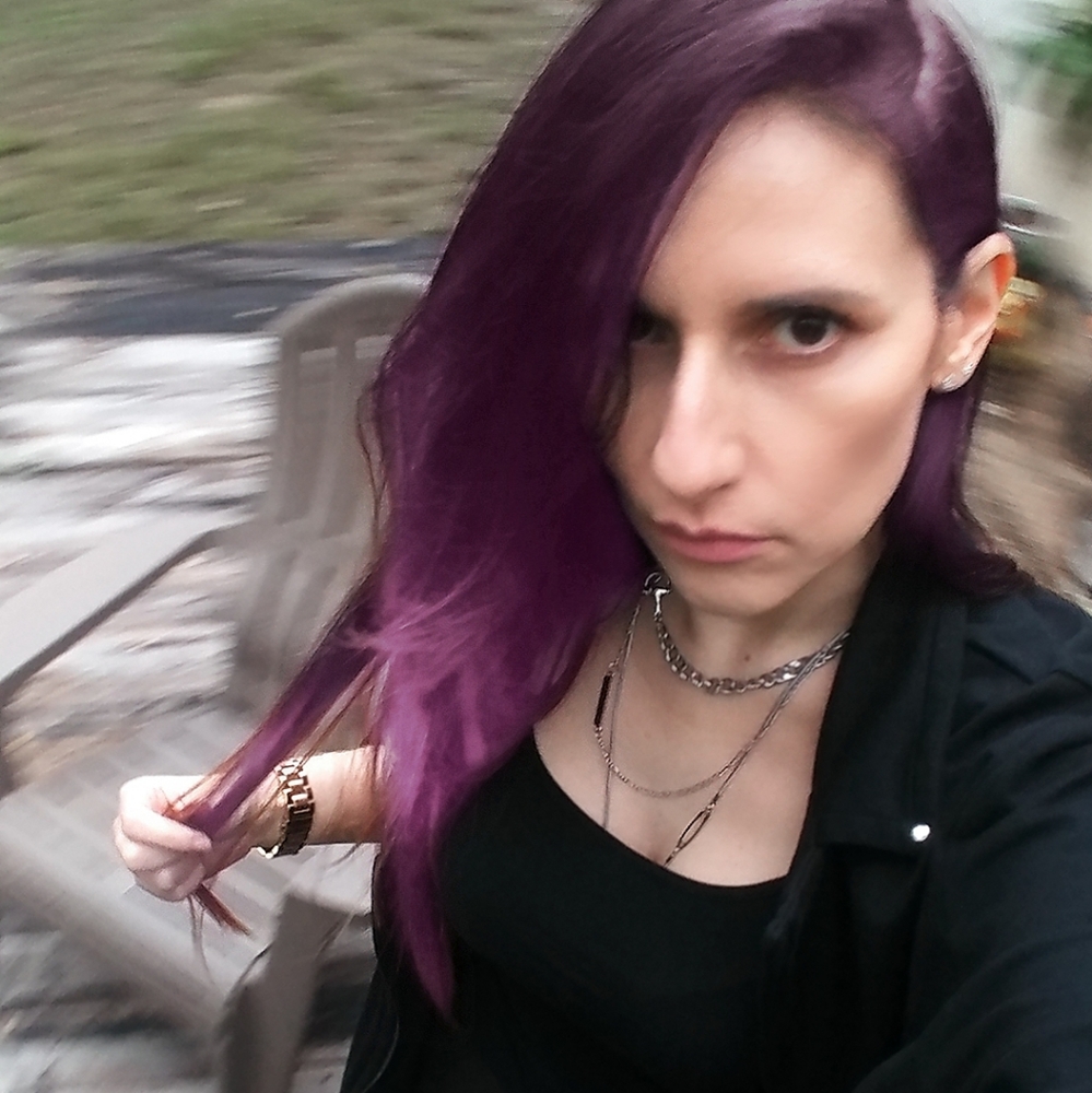 Meet your Posher, Roxana